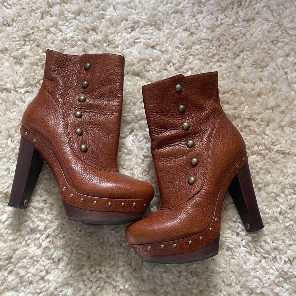 UGG Mid Bootie Chestnut Leather